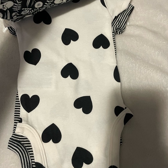 Newborn clothes - Picture 3 of 4